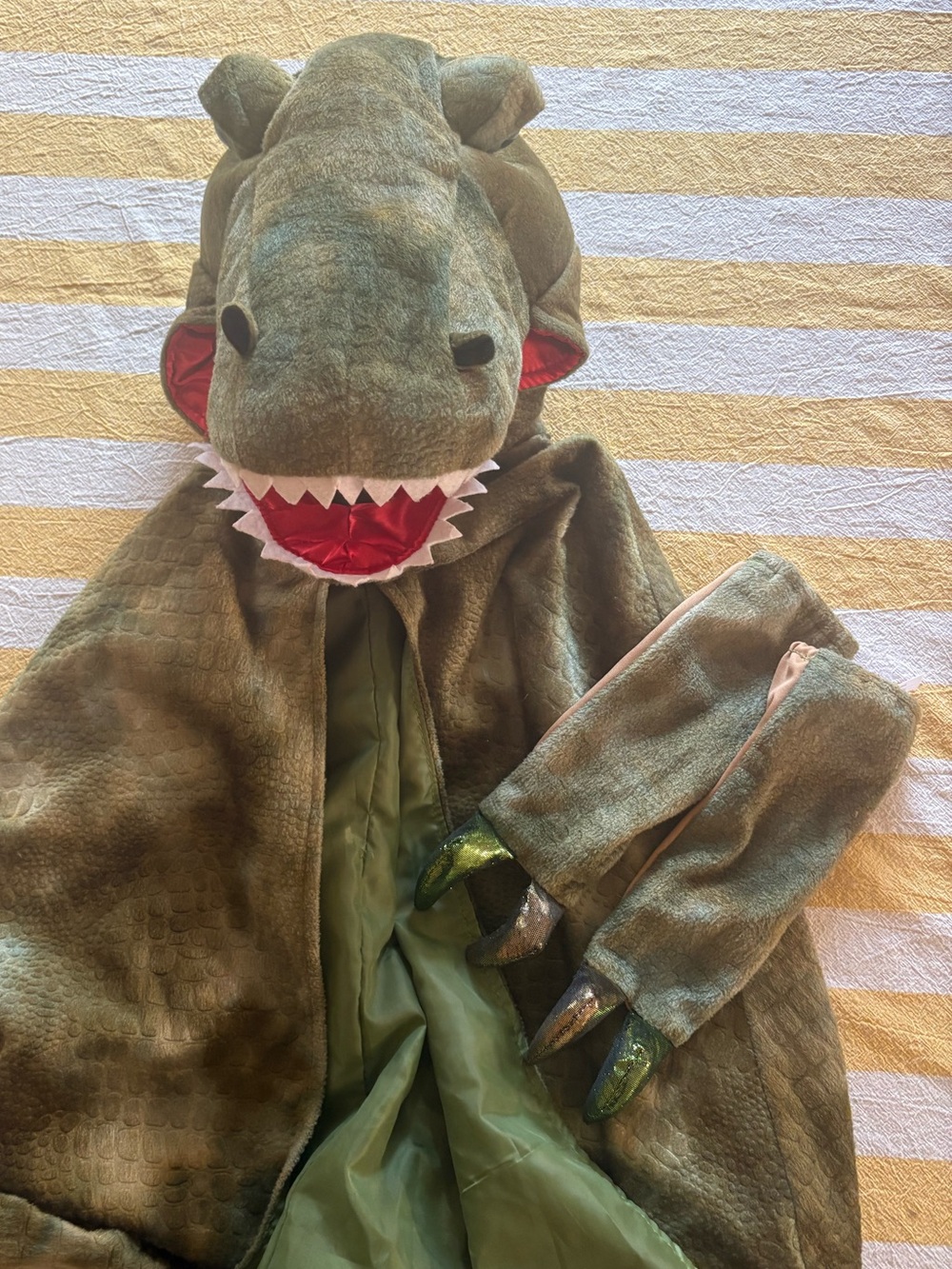 Kids Great Pretenders Dinosaur costume - Size 4-6